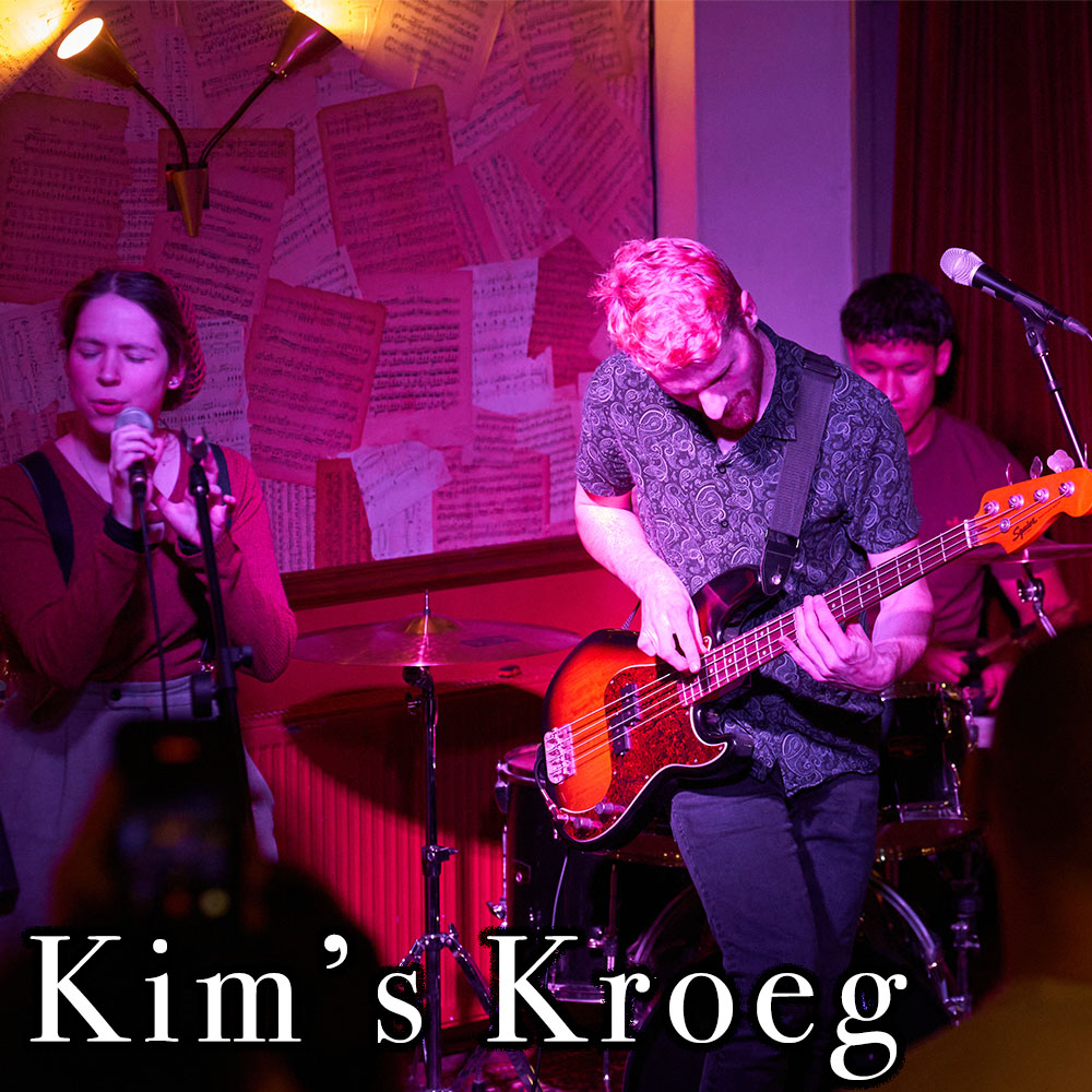 Moi-même performing at Kim's Kroeg